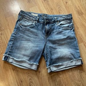 Pre owned Kut from the Kloth Jean shorts size 8